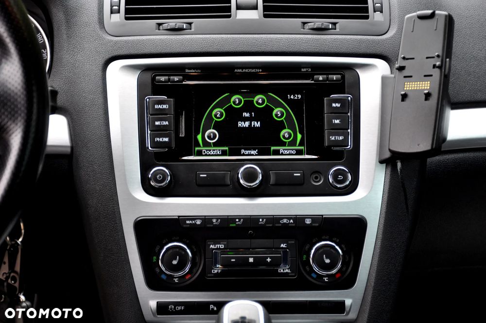 Skoda Octavia 2.0 TDI CR DPF RS - 27