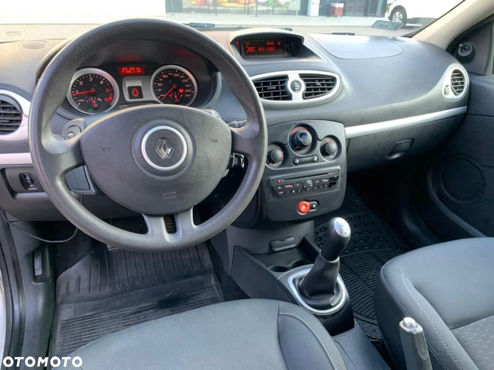 Renault Clio - 8