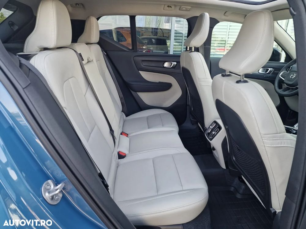 Volvo XC 40 B4 AT FWD MHEV Ultimate Dark - 34