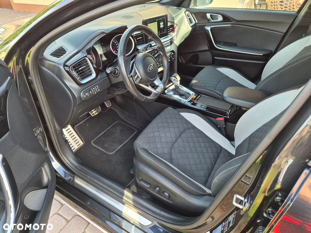 Kia ProCeed 1.6 CRDi GT Line DCT - 25