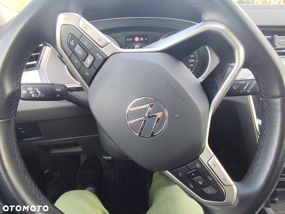 Volkswagen Passat - 21