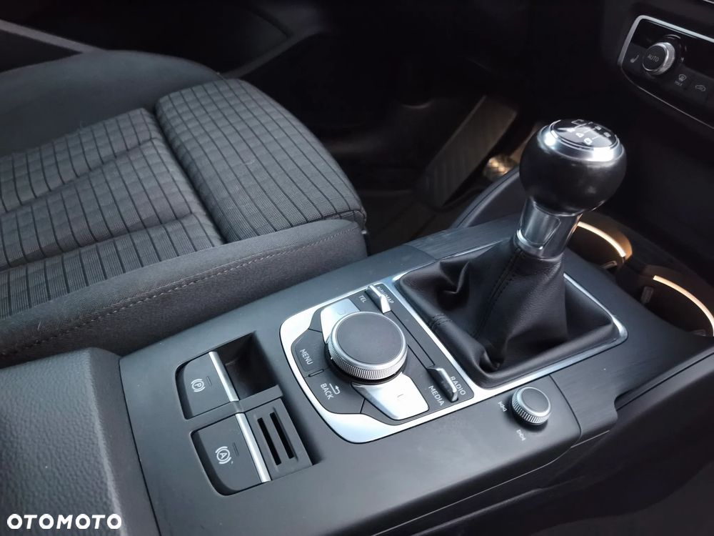 Audi A3 Sportback 1.6 TDI sport - 23