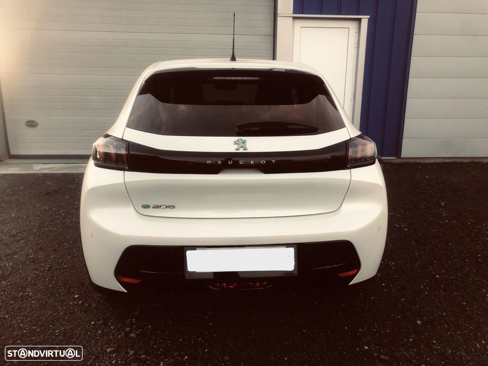 Peugeot e-208 Allure - 5