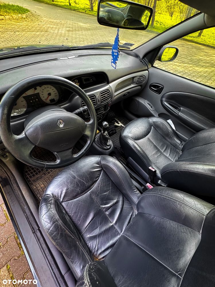 Renault Megane 1.6 Privilege - 9