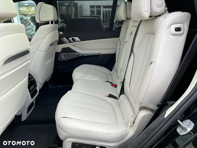 BMW X7 M60i xDrive - 8