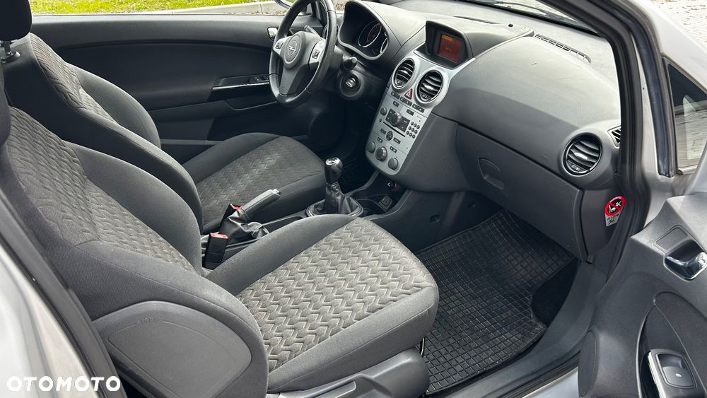 Opel Corsa 1.4 Cosmo - 9