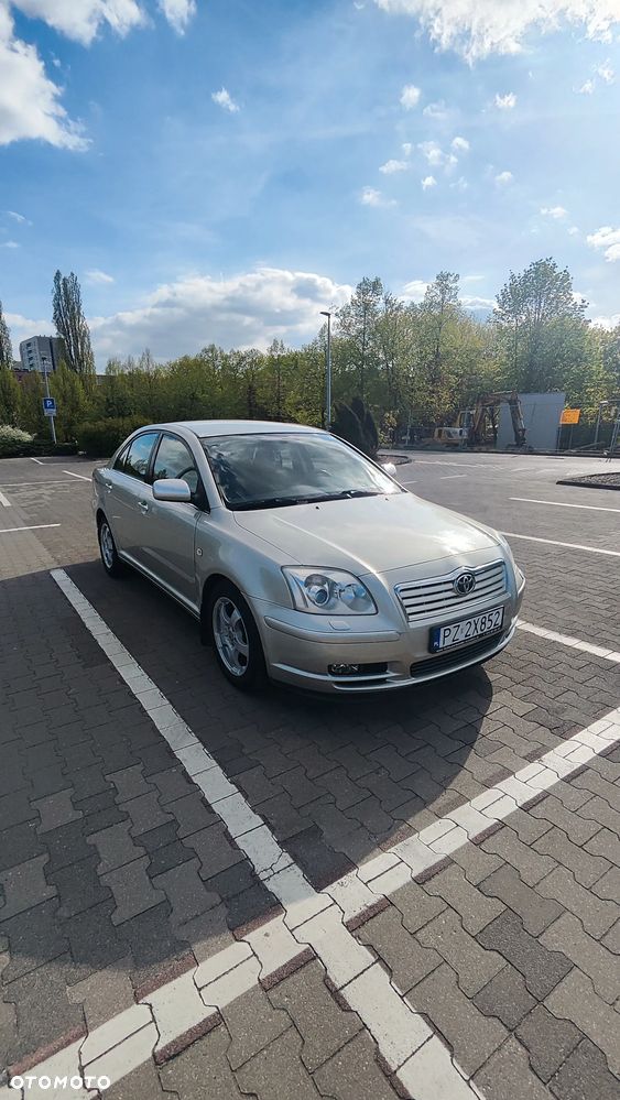 Toyota Avensis 1.8 VVT-i Sol - 2