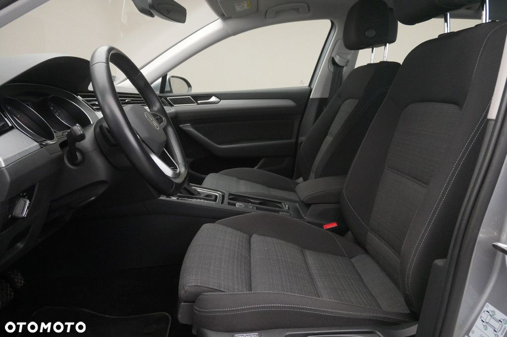 Volkswagen Passat 2.0 TSI Business DSG - 12