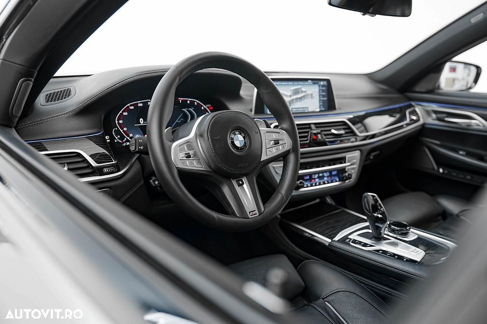 BMW Seria 7 745e - 11