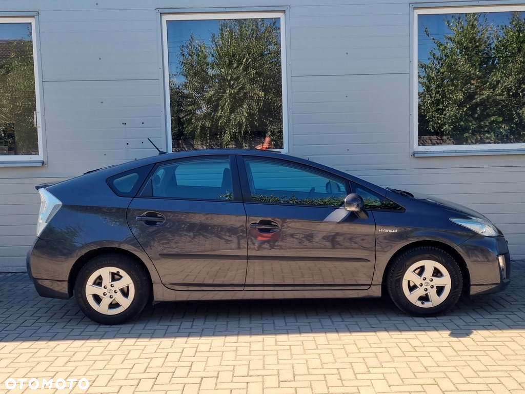Toyota Prius 1.8 HSD Luna - 9