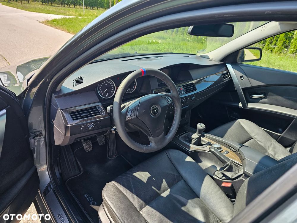 BMW Seria 5 520i - 10