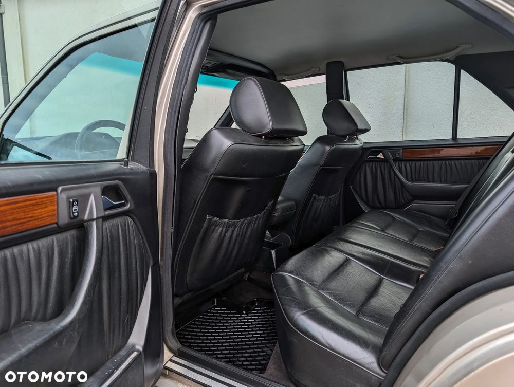 Mercedes-Benz 280 E - 8
