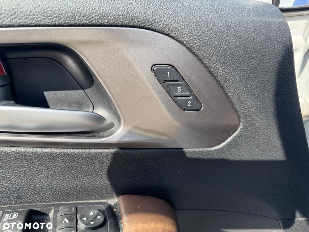 Chrysler Pacifica - 10