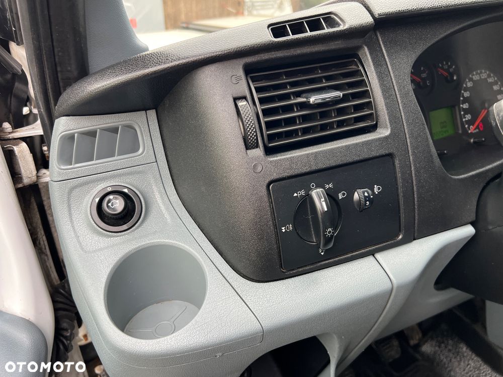 Ford Ford Transit Furgon Brygadowy 6 os. 4x4 L3H3 2.2 TDCI 125KM HAK 4x4 - 13
