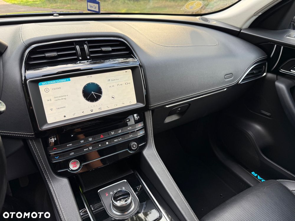 Jaguar F-Pace 20d AWD R-Sport - 24