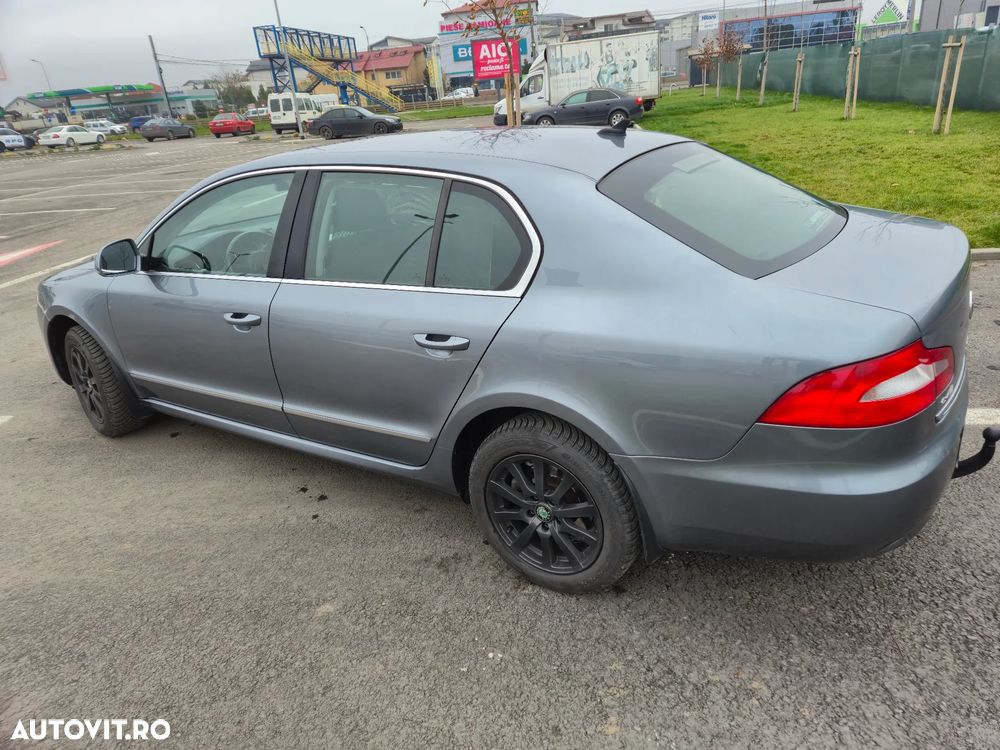 Skoda Superb 2.0 TDI 4X4 Elegance - 8