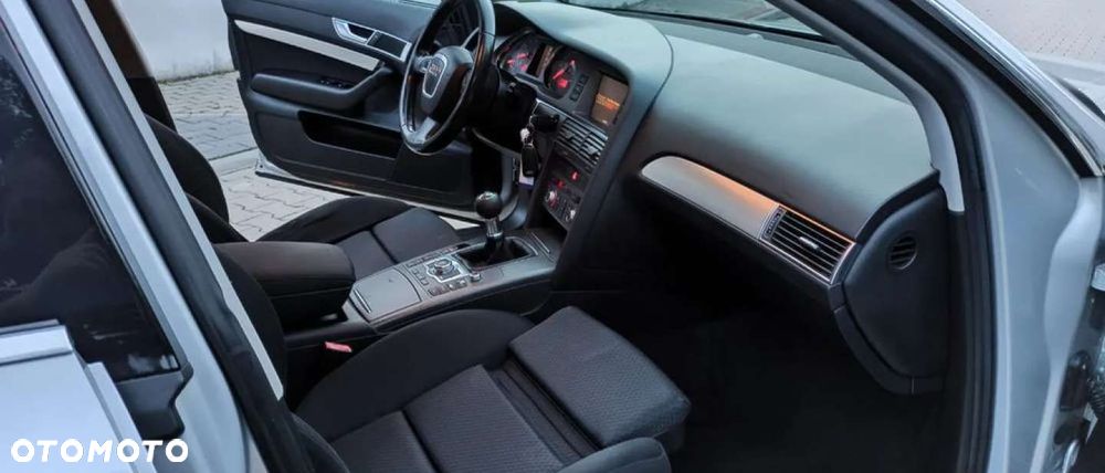 Audi A6 Avant - 25