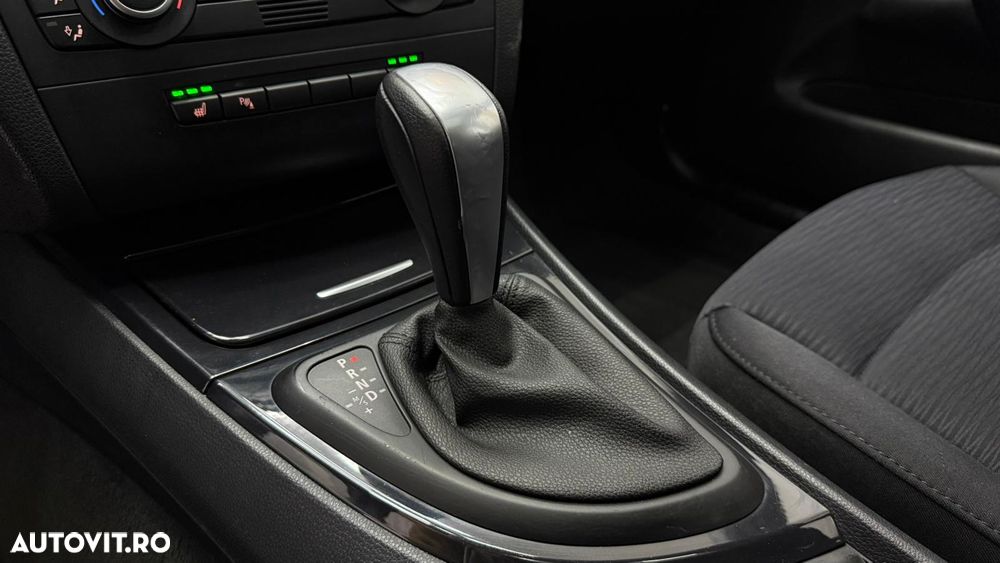 BMW Seria 1 118i Aut. - 19