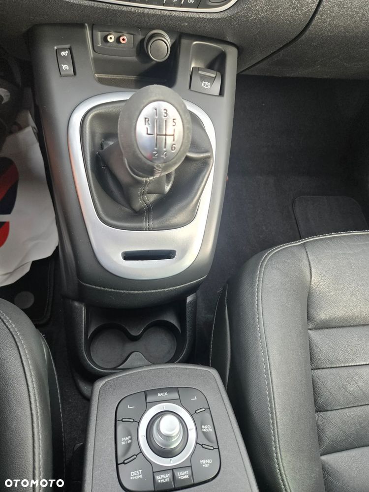 Renault Scenic dCi 130 FAP Bose Edition - 12