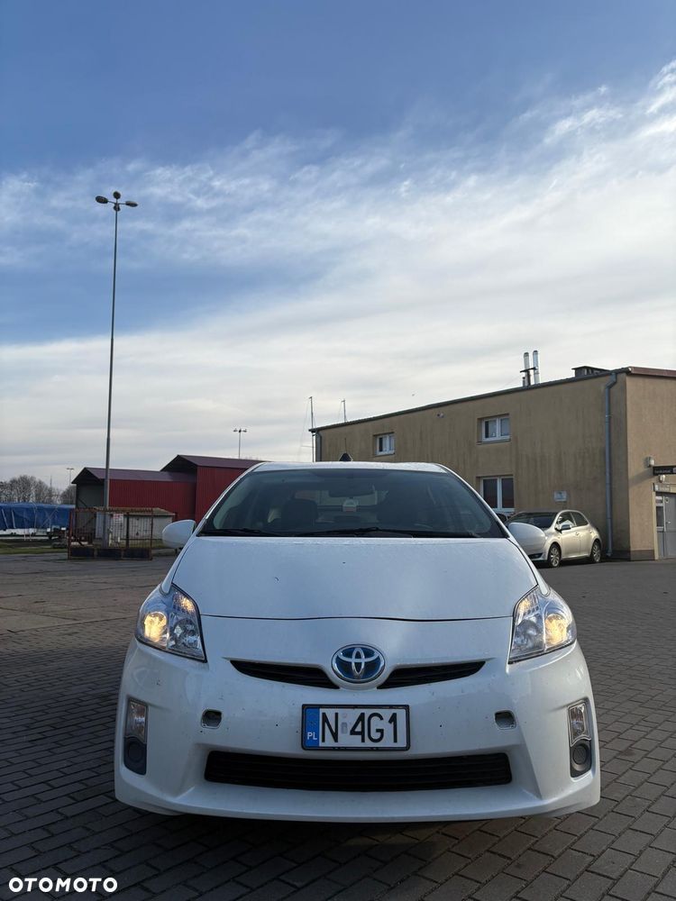 Toyota Prius (Hybrid) - 9