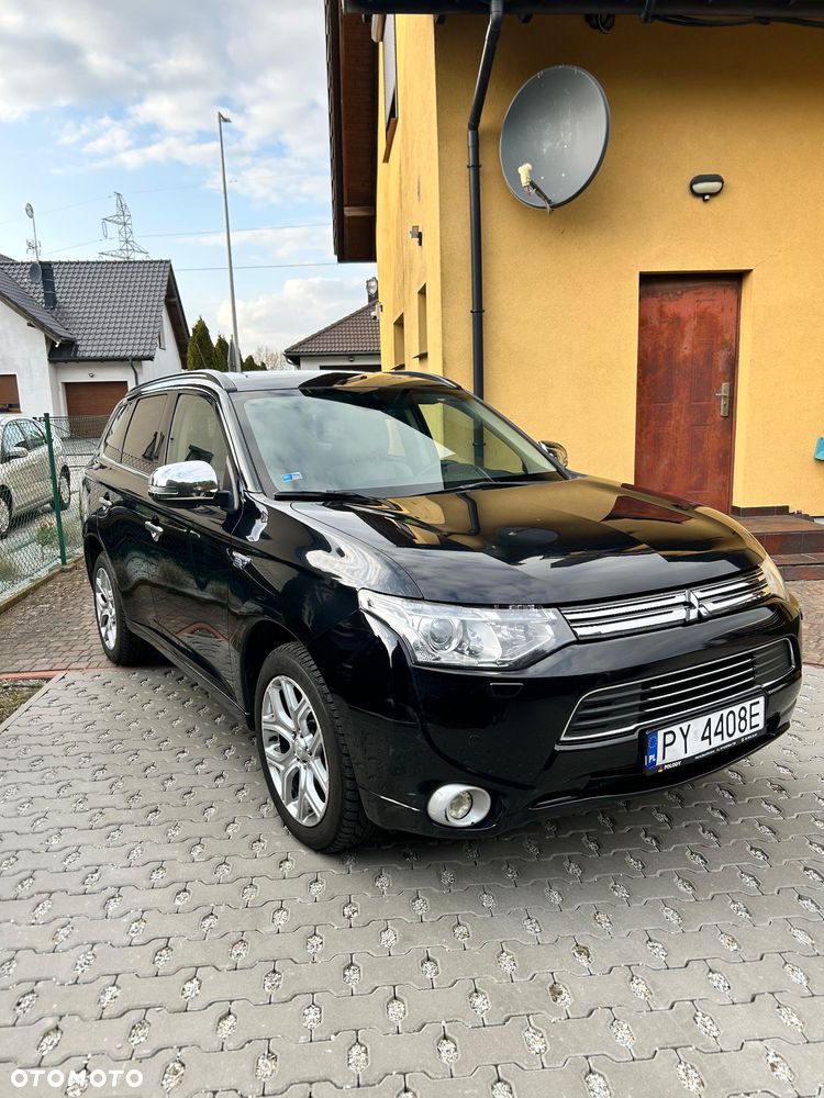 Mitsubishi Outlander Instyle NAVI + - 3
