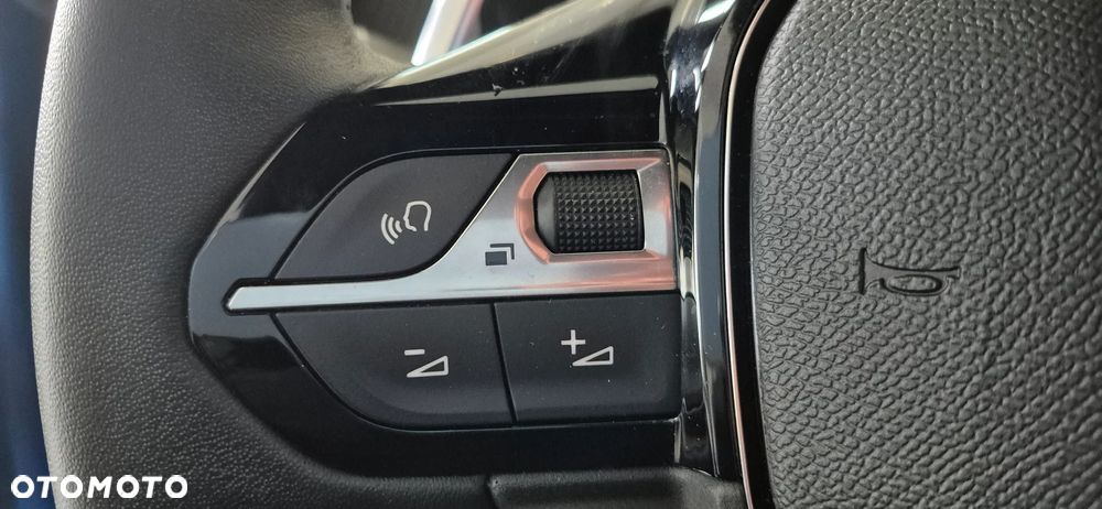 Peugeot 2008 PureTech 130 Allure S&S EAT8 - 12