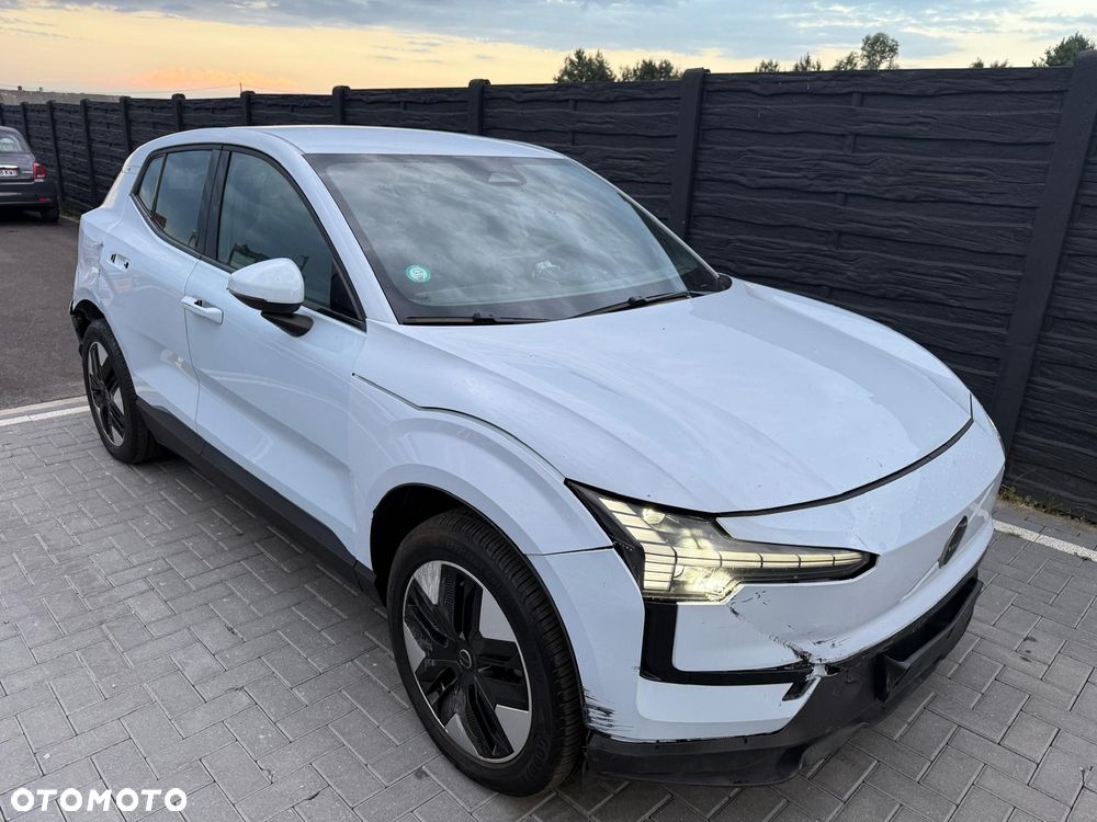 Volvo EX30 Single Motor RWD Plus - 40