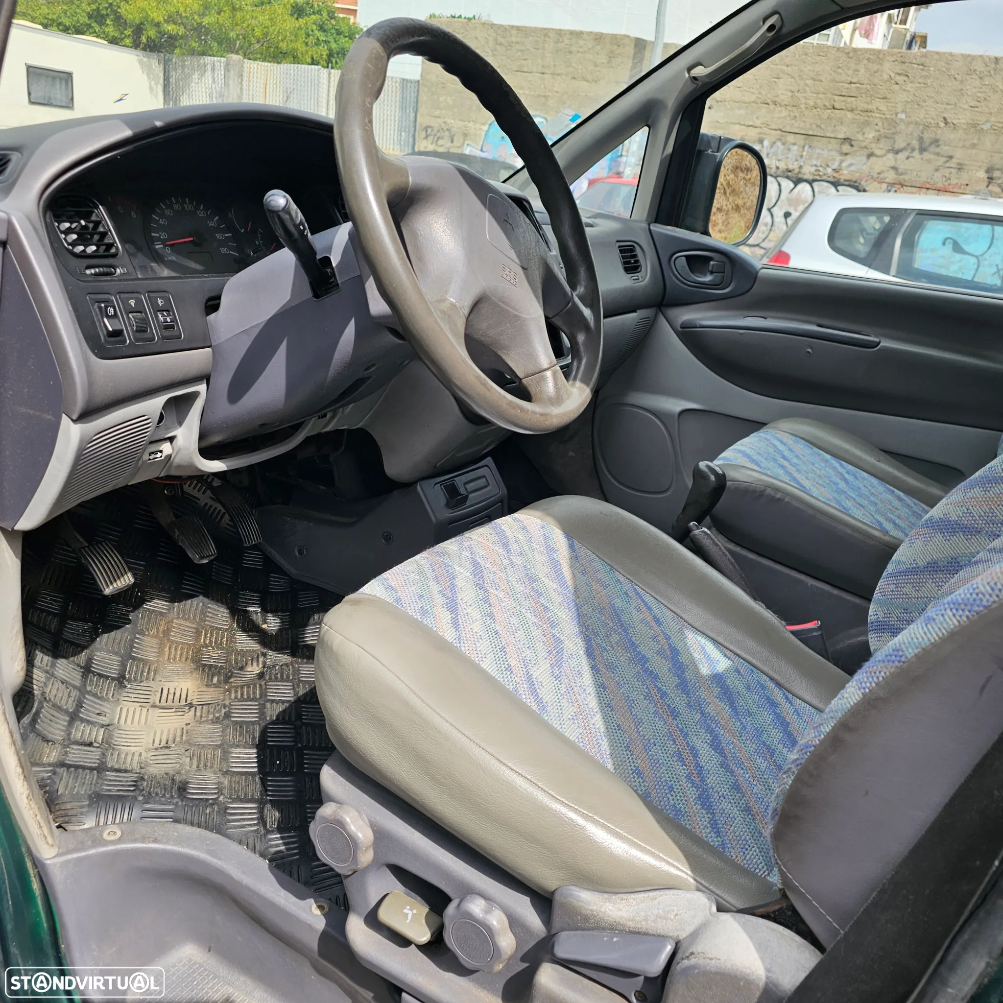 Mitsubishi Space Gear 2.5 TD GLX AC - 20