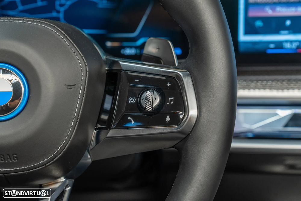 BMW 750 750e xDrive Pack Desportivo M - 12