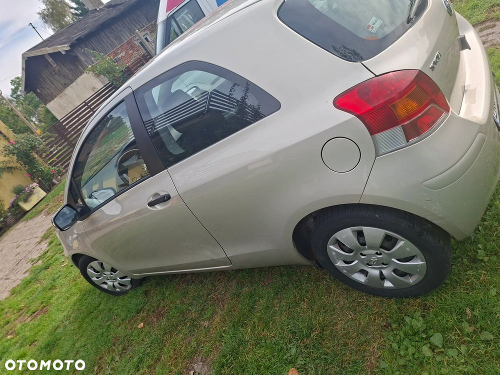 Toyota Yaris - 4
