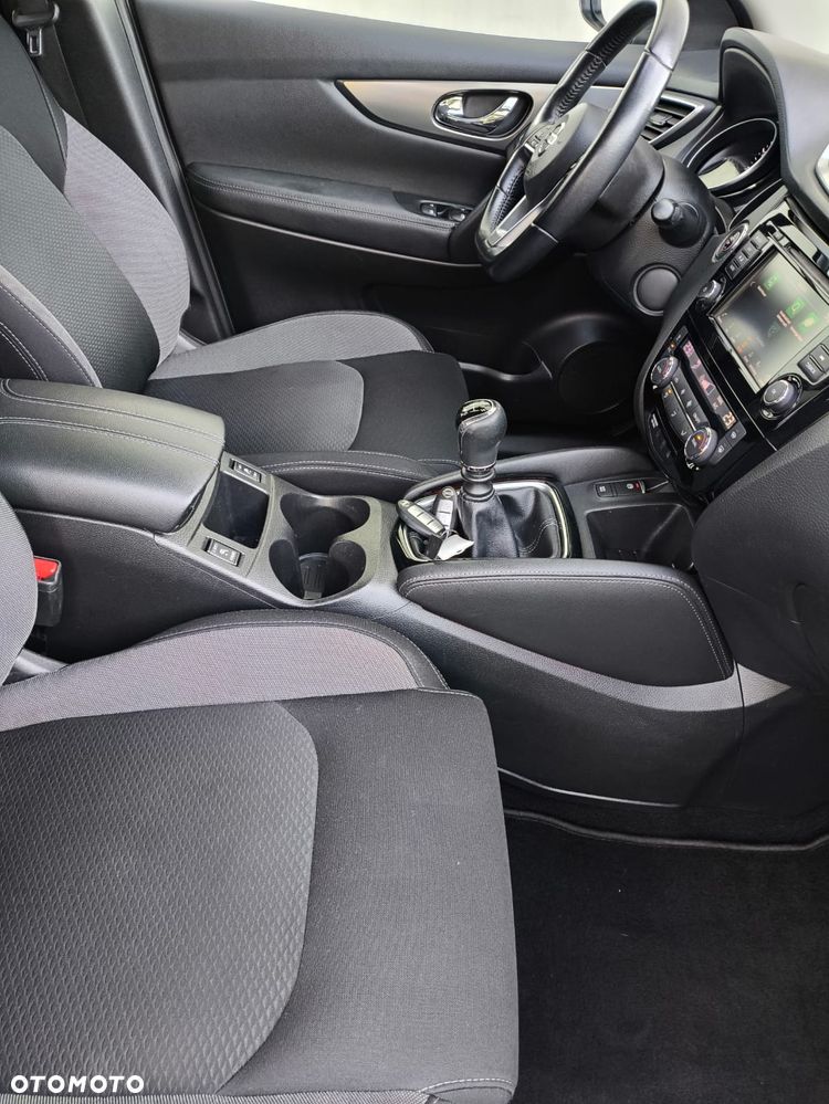 Nissan Qashqai 1.3 DIG-T N-Connecta - 16
