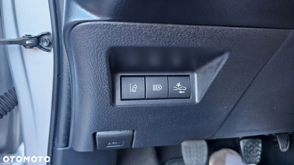 Toyota Yaris 1.0 Premium - 37