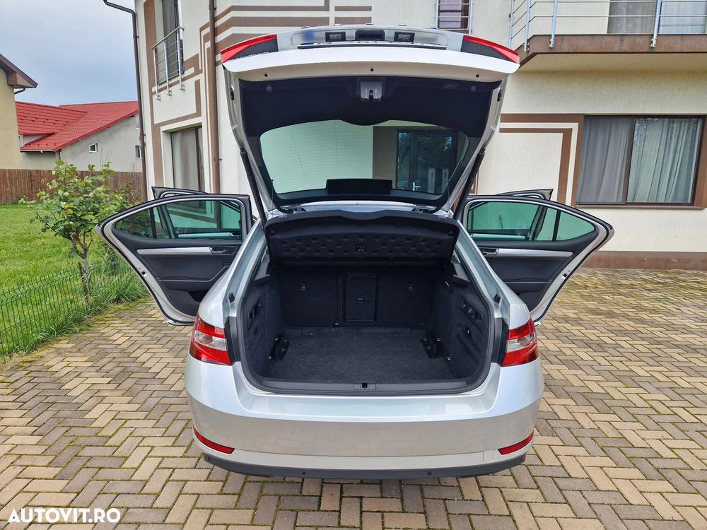 Skoda Superb 2.0 TDI DSG Ambition - 27