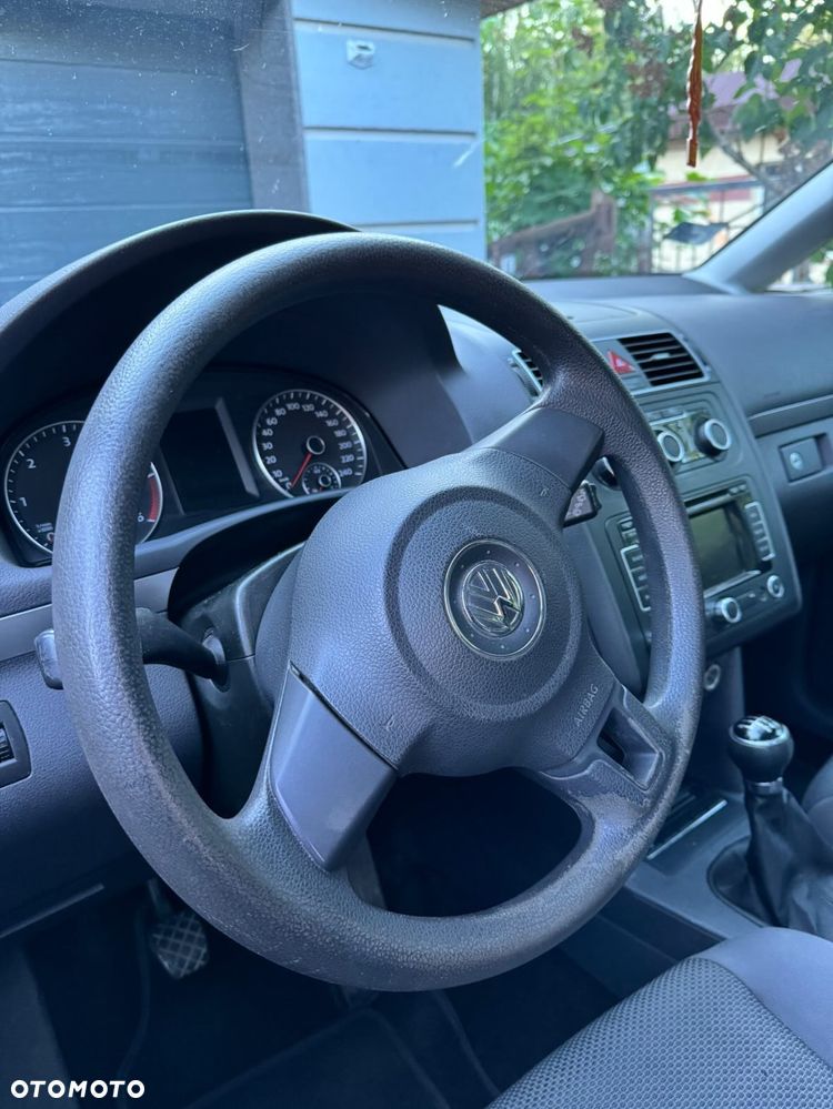 Volkswagen Touran - 19
