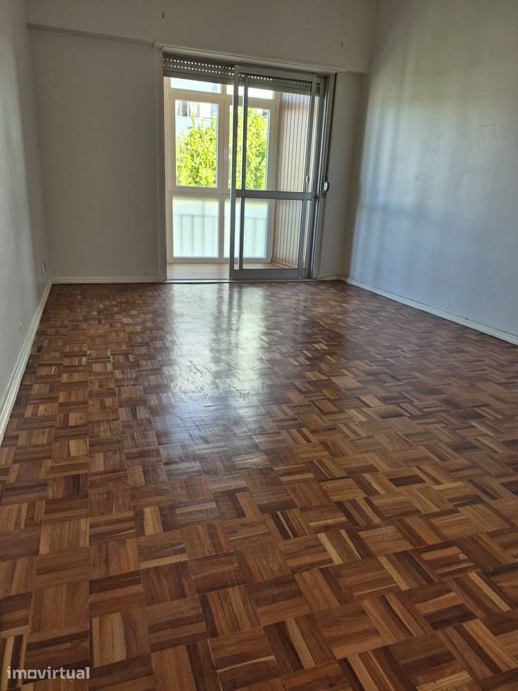 Arrenda-se T1 em Oeiras | Figueirinha | Bairro Augusto de Castro - Grande imagem: 3/15