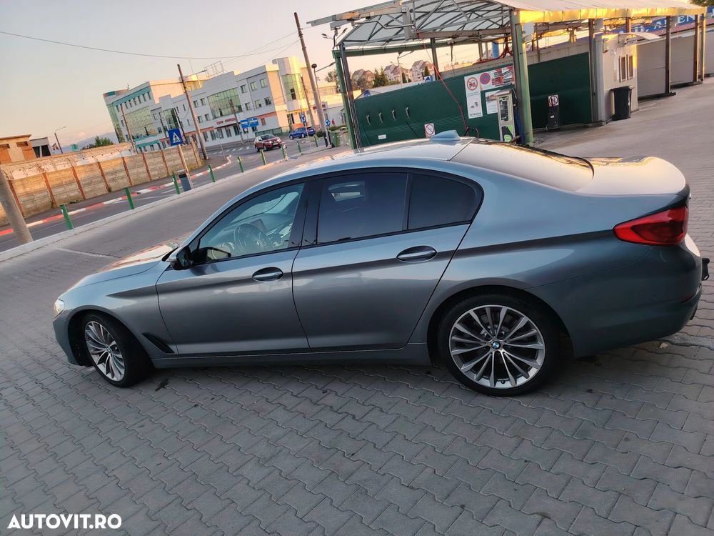BMW Seria 5 520d xDrive AT - 13