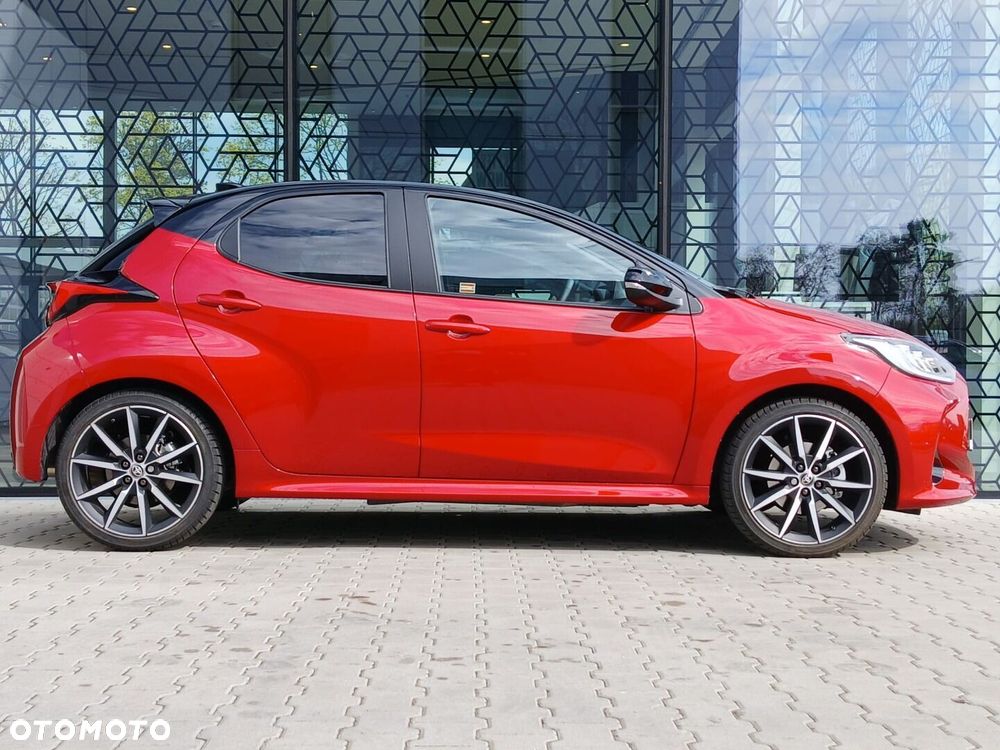 Toyota Yaris Hybrid 1.5 GR Sport - 4