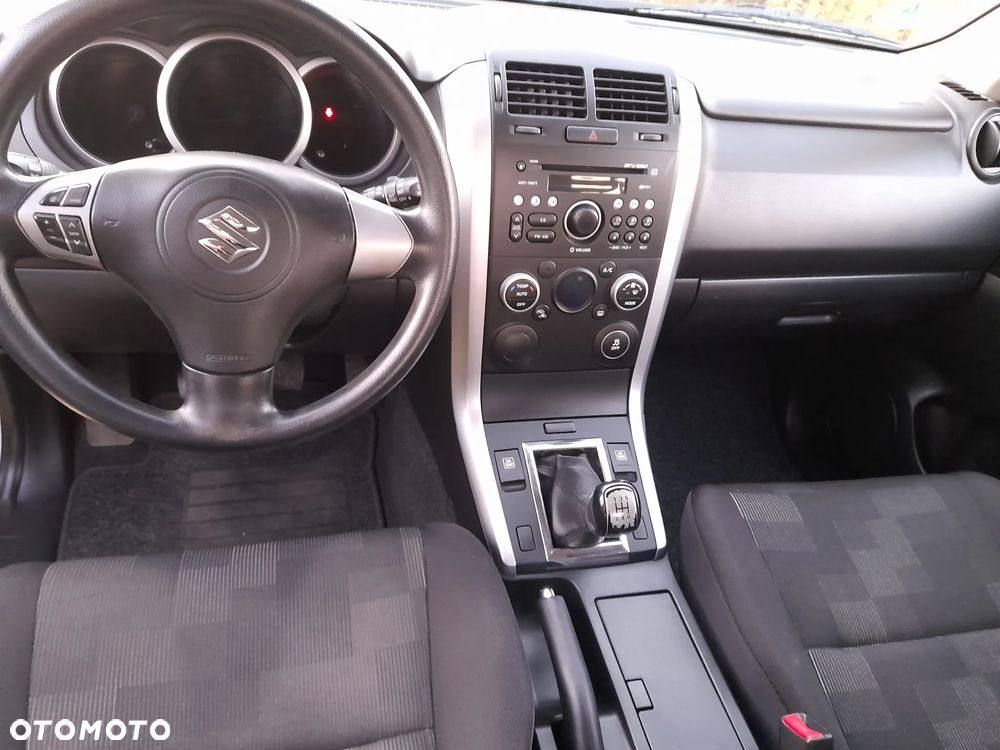 Suzuki Grand Vitara 1.6 Black&White - 8