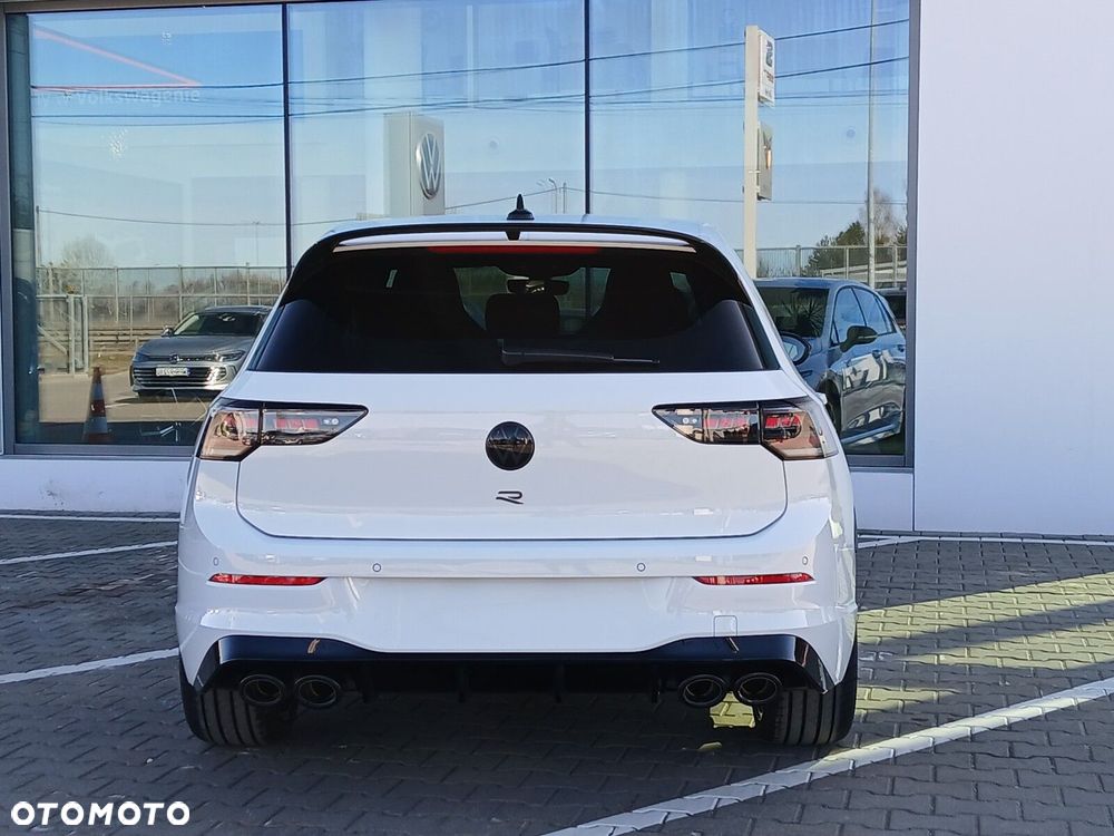 Volkswagen Golf - 8