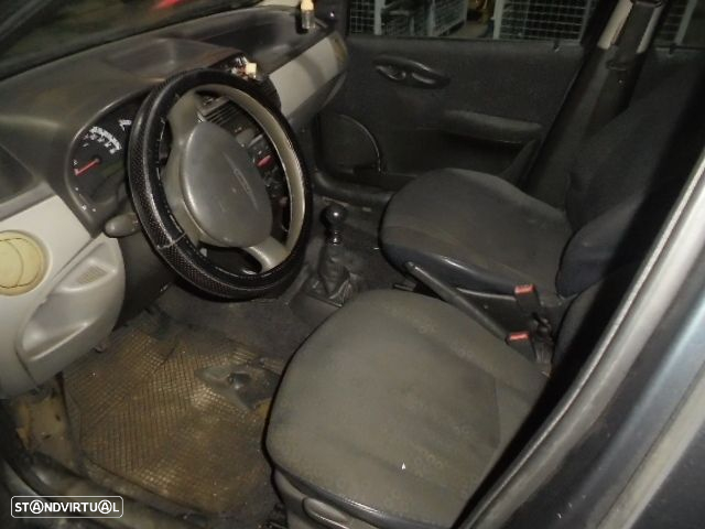 Carro MOT: 188A4000 FIAT PUNTO 2000 1.2 60CV 5P CINZA GASOLINA - 5