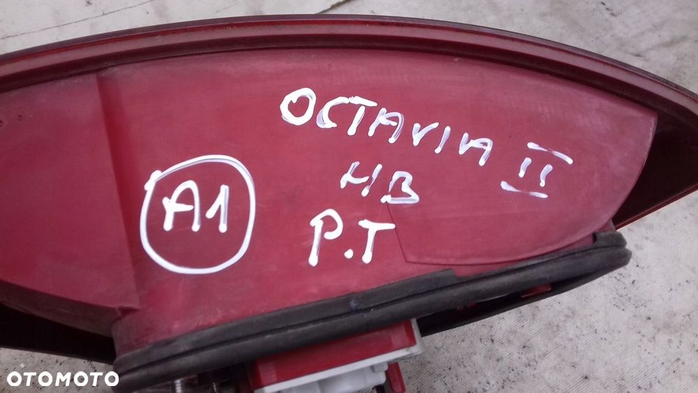 LAMPA PRAWY TYŁ TYLNA SKODA OCTAVIA II HB 04-08 - 5