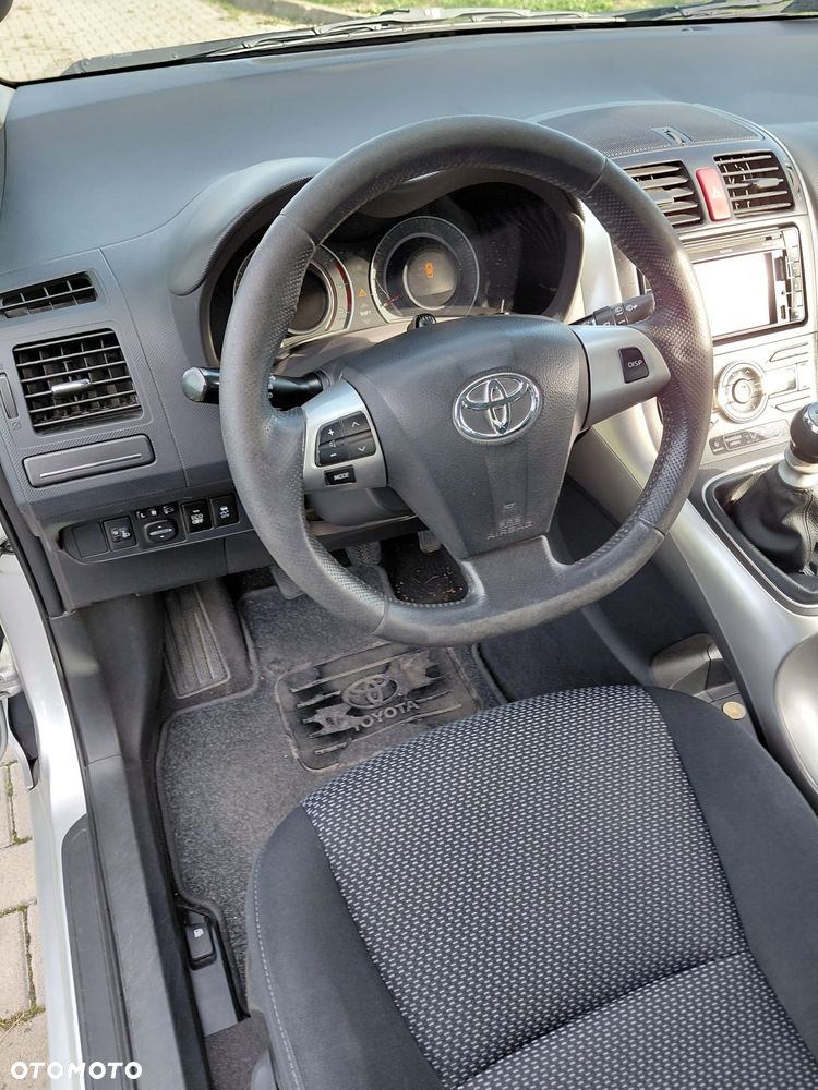 Toyota Auris 1.33 VVT-i Terra - 7