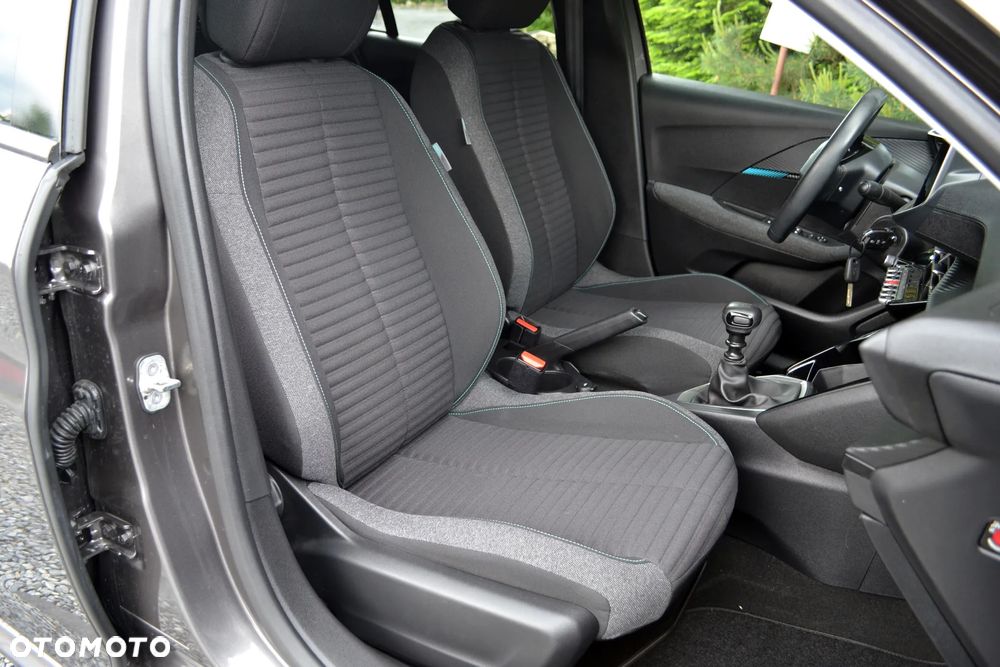 Peugeot 208 - 23