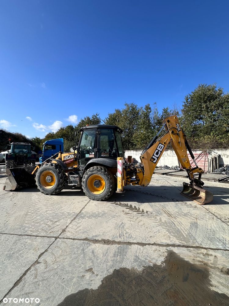 JCB 4CX - 8