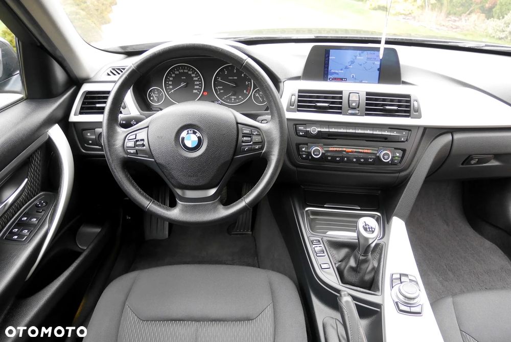 BMW Seria 3 318d DPF Edition Exclusive - 25