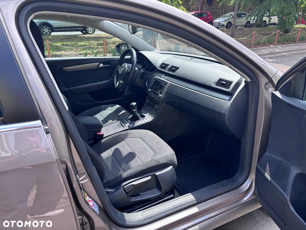 Volkswagen Passat 1.8 TSI Comfortline - 29