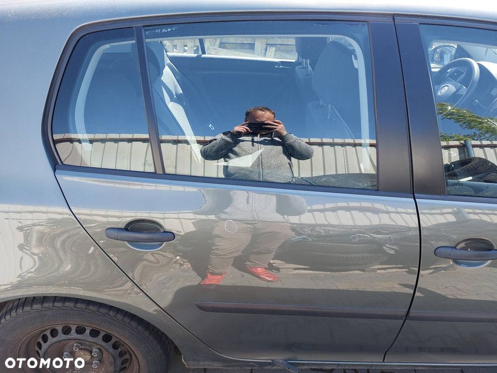DRZWI KOMPLETNE PRAWY TYŁ VW GOLF V HB 5D LA6Q - 1
