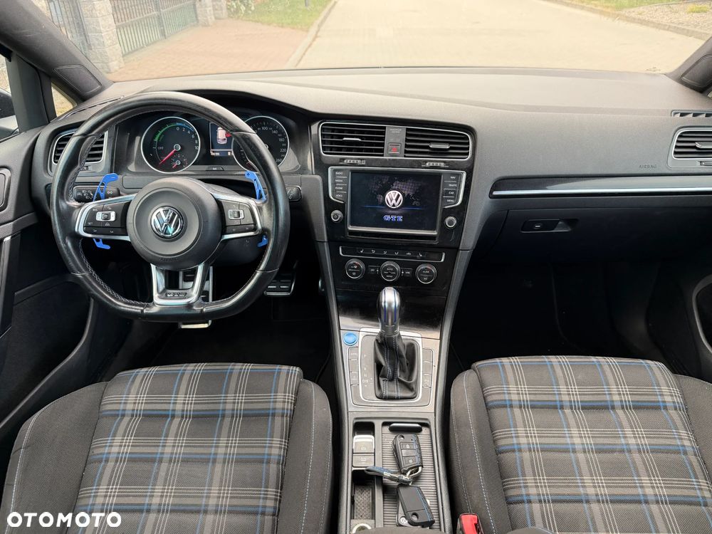 Volkswagen Golf - 5