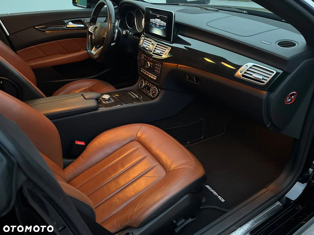 Mercedes-Benz CLS - 6