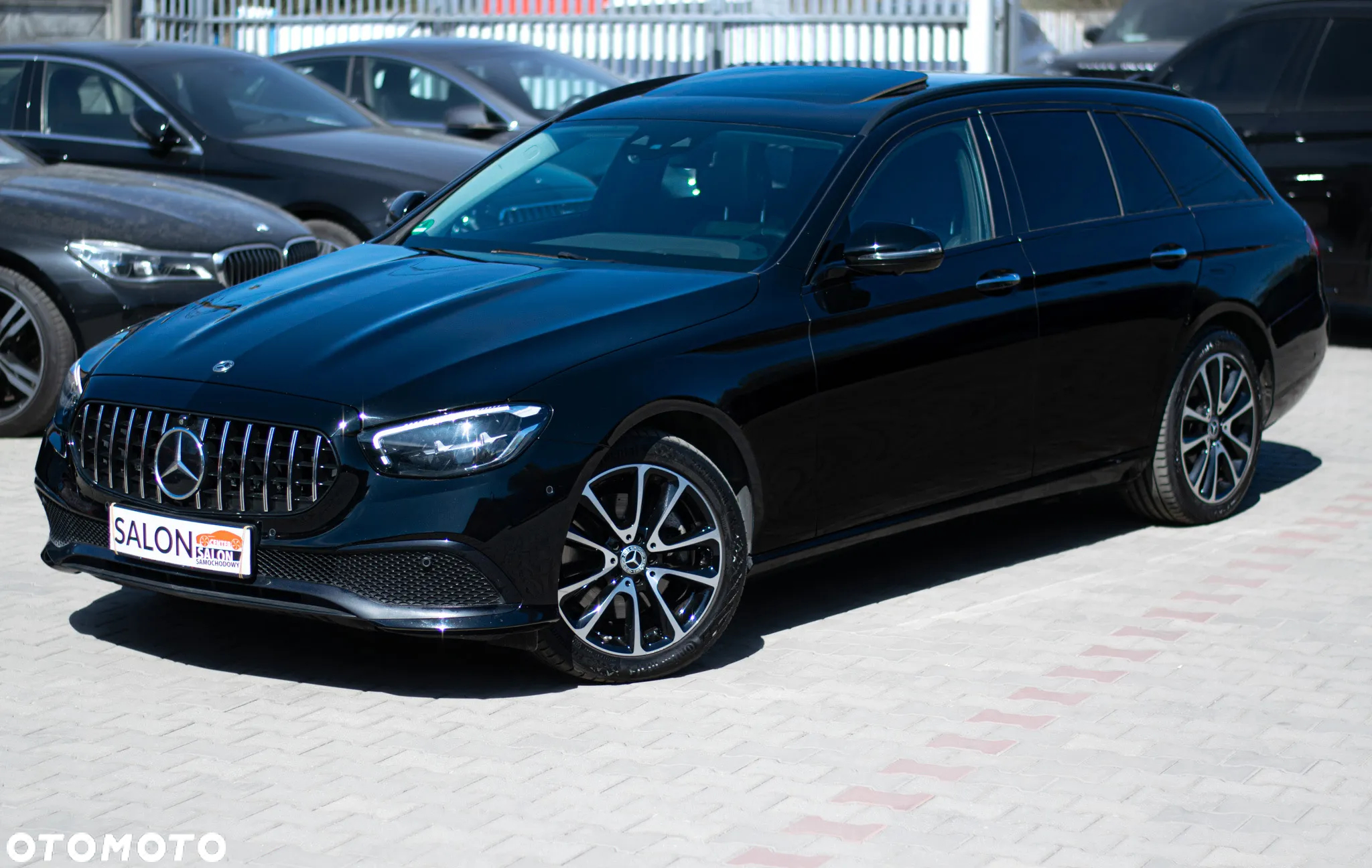 Mercedes-Benz Klasa E 220 d 4Matic T 9G-TRONIC Avantgarde - 4